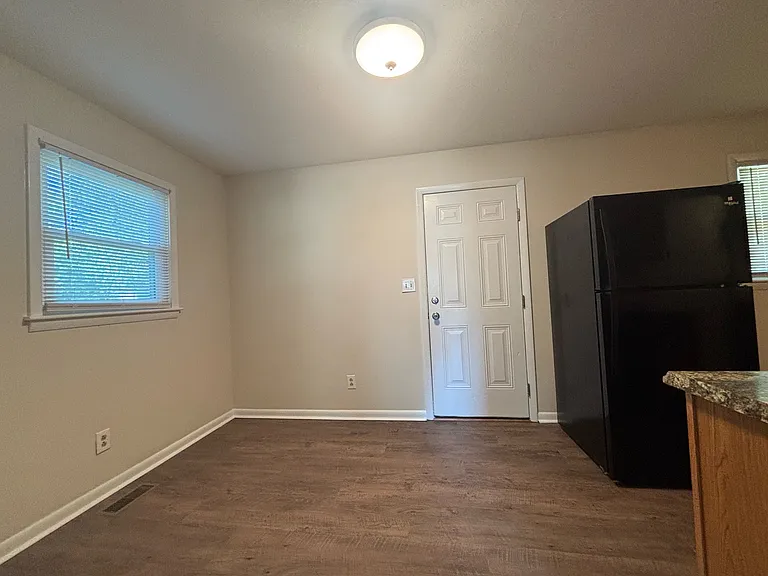 1070 Rulnick St — Photo 8