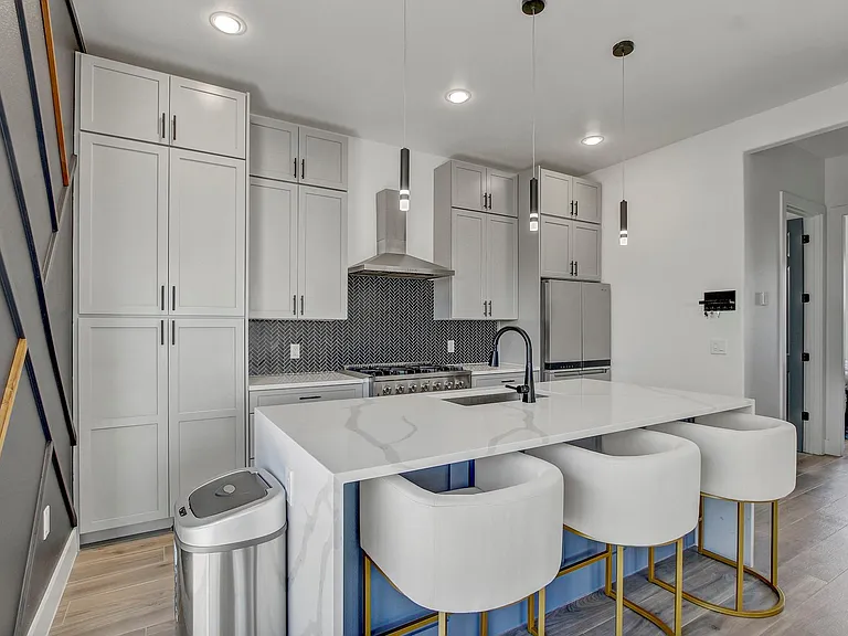 4703 Louis Ave #A — Photo 10