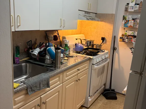 610 Waring Avenue image 4 of 8