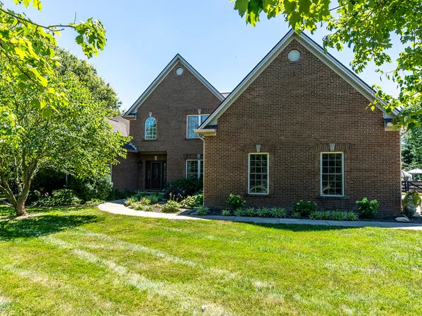 1005 Oak Hill Cir, Versailles, KY 40383