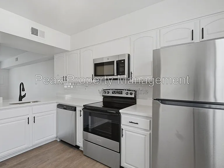 304 S Center St #12 — Photo 8