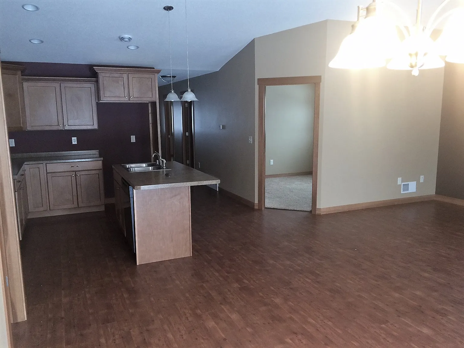 3 bed, 1426 sqft, $1,695 — Photo 3