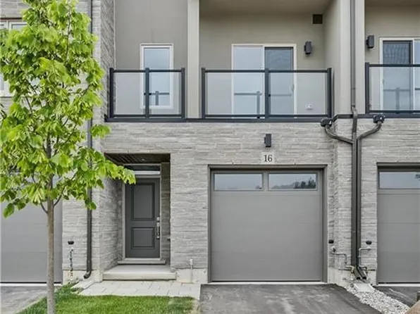 16 Clear Valley Ln, Hamilton, ON L0R 1W0