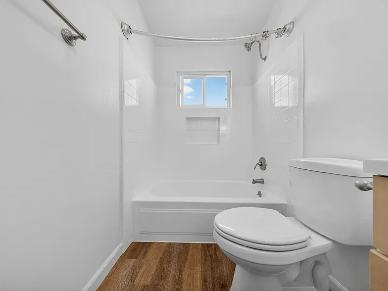 5715 Vineland Ave — Photo 27