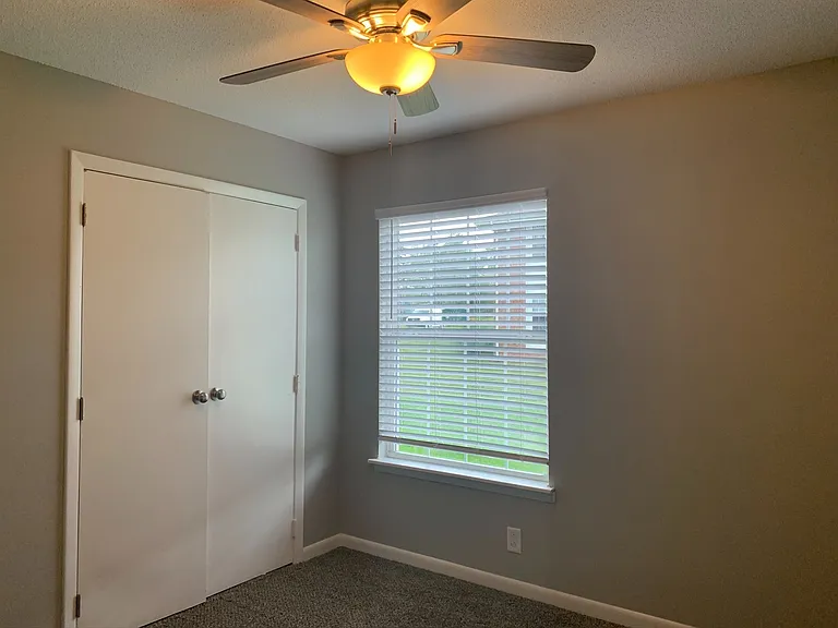 271 White Oak Rd #C — Photo 16