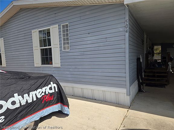 3rd image of 504 Thunderbird Hill Rd