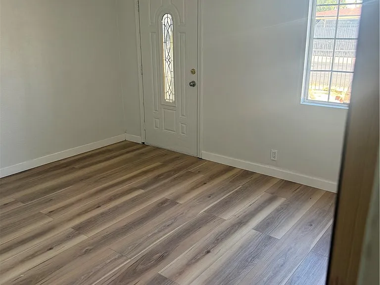 530 E Oakey Blvd #A — Photo 3