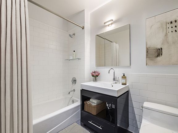 5th image of 550 W 54th St APT 1231