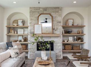 6303 Rapids Ridge Rd NE, Cedar Rapids, IA 52411