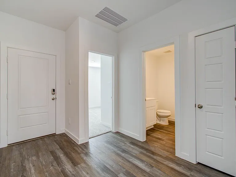 8922 Colicroot Dr — Photo 2