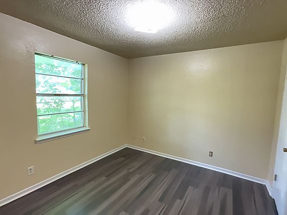4th image of 1202 N College St #2