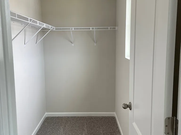 Walk-in Closet Bedroom
