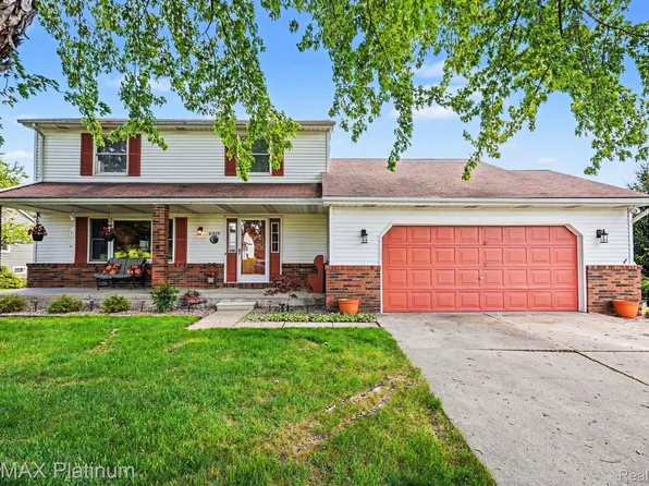 61959 Topsfield Ln, South Lyon, MI 48178