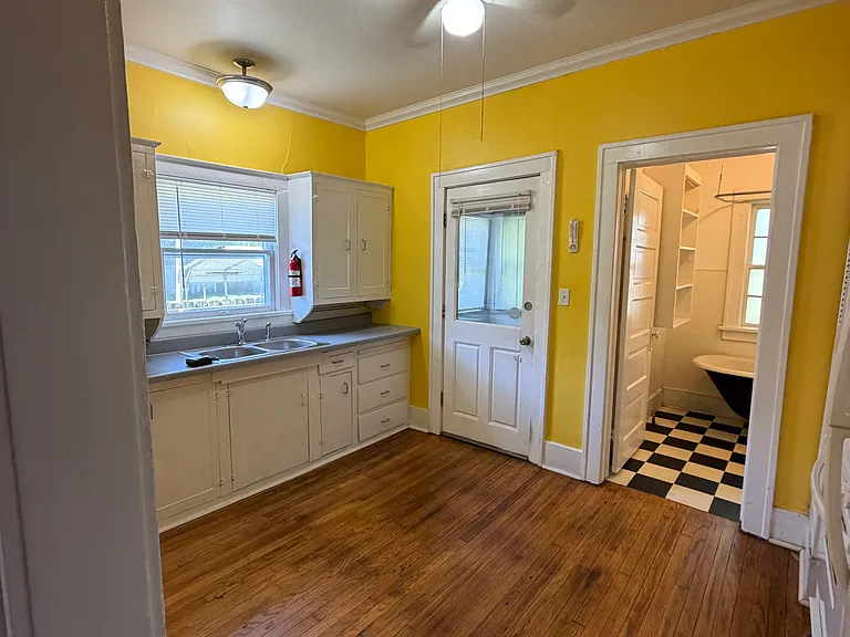 806 S Trenton Ave — Photo 8