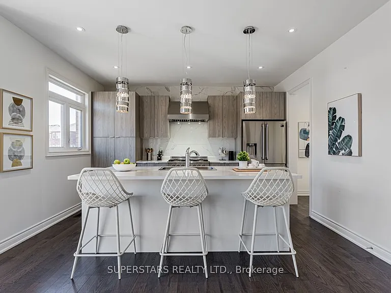 11 Empire Dr — Photo 15