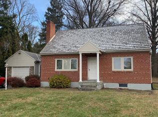 5617 Stradford Dr, Harrisburg, PA 17112