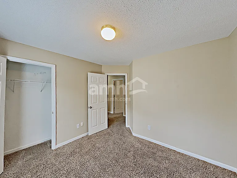 5759 Newnan Cir — Photo 16