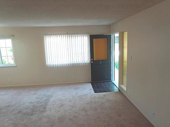3rd image of 1378 Branham Ln