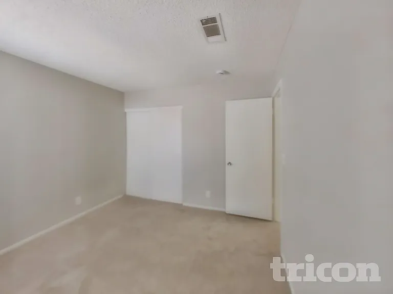 1833 Ridgefield Dr — Photo 10