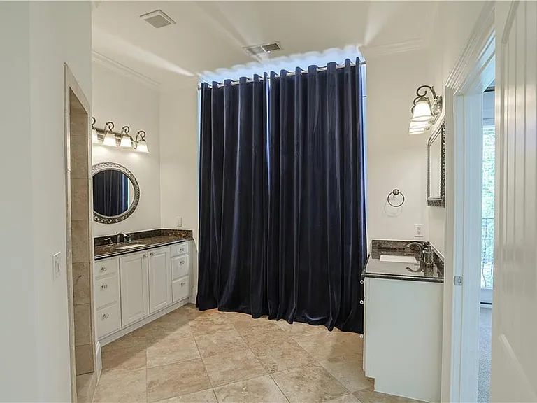 1296 Lenox Park Blvd — Photo 73