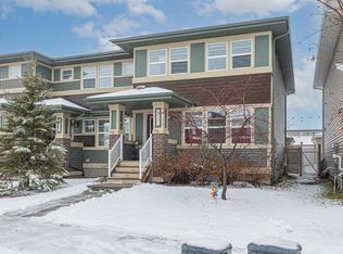 384 Charlesworth Dr SW, Edmonton, AB T6X 2G5