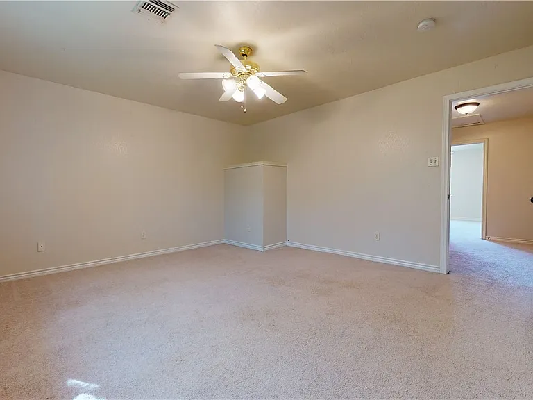 1915 Pine Tree Dr #A — Photo 18