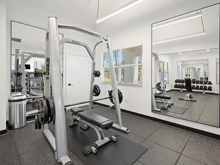 Sheridan Ocean Club Apartments — Photo 30