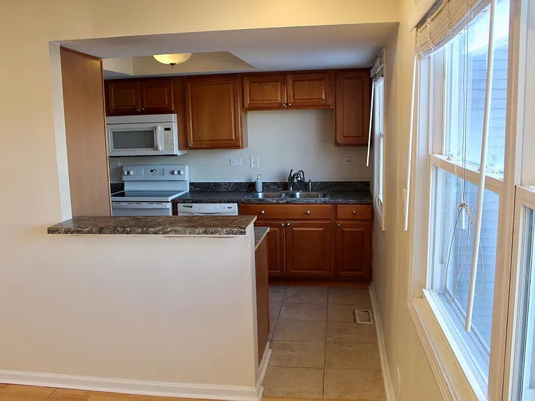 2018 Oxford Ct — Photo 6