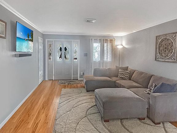 4th image of 50 Preston Rd