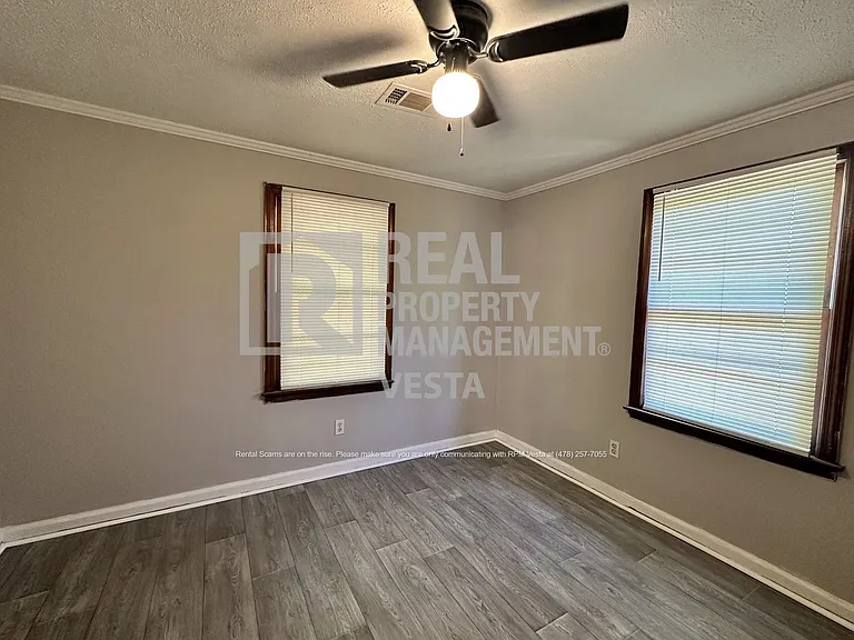 4085 Southview Dr — Photo 7