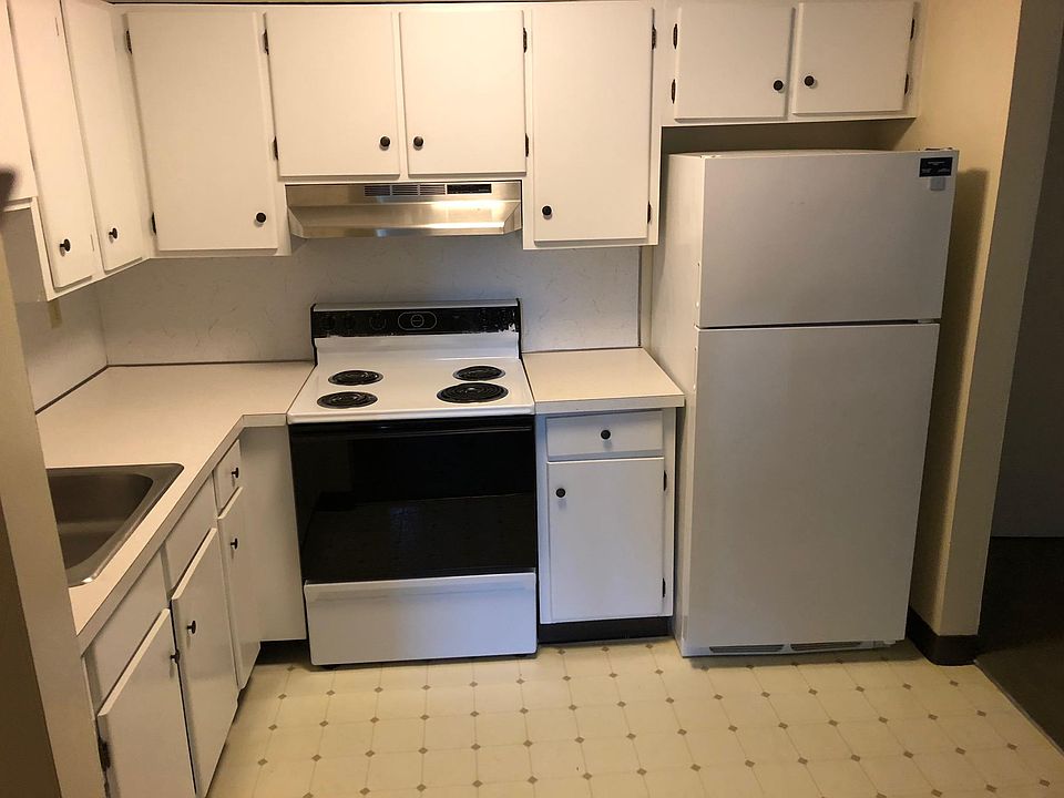 2nd image of 176 Presidents Ln APT 406