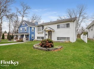 105 Grove Ave, Glen Ellyn, IL 60137