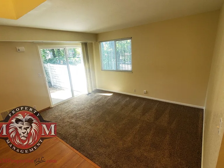 975 E Essex Court Way #4-6950 — Photo 8
