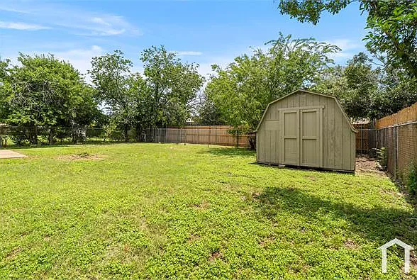 3915 Hillside Dr — Photo 39