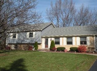 1035 Knoll Dr, Naperville, IL
