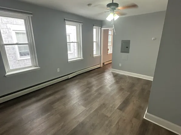 176 Bridge St APT 3, Phoenixville, PA 19460