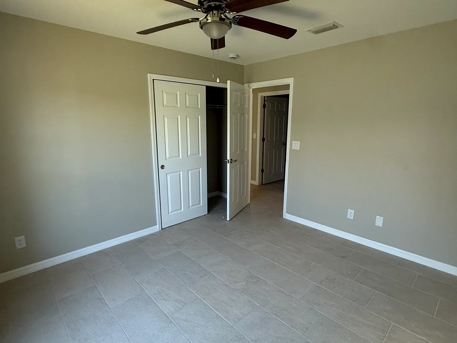 3 bed, 1600 sqft, $2,100 — Photo 4