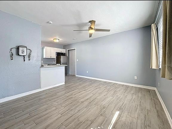 4th image of 2111 1/2 26th St S