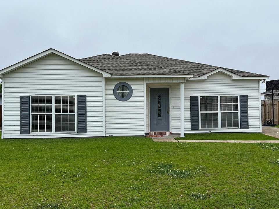 1st image of 1713 English Colony Dr