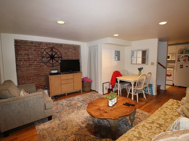 513 Bloomfield St #1 — Photo 9