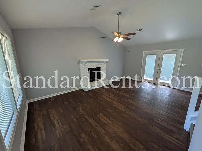 2510 Mitchell Rd — Photo 2