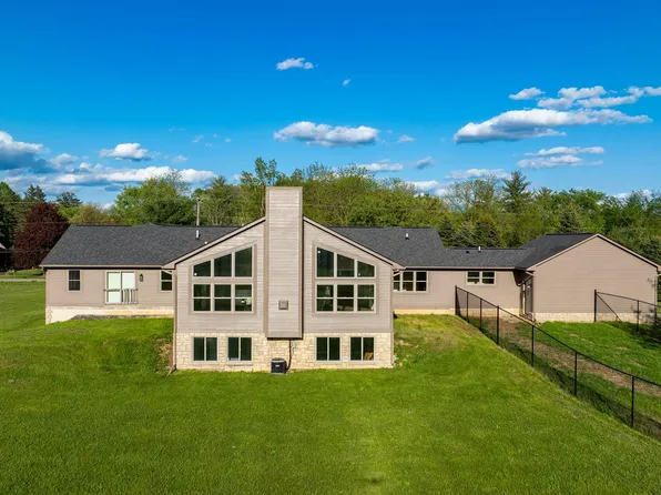 11585 Argentine Rd, Linden, MI 48451