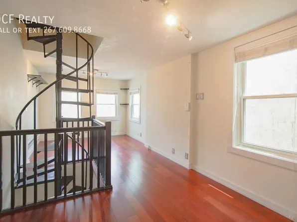 2619 South St APT 3, Philadelphia, PA 19146
