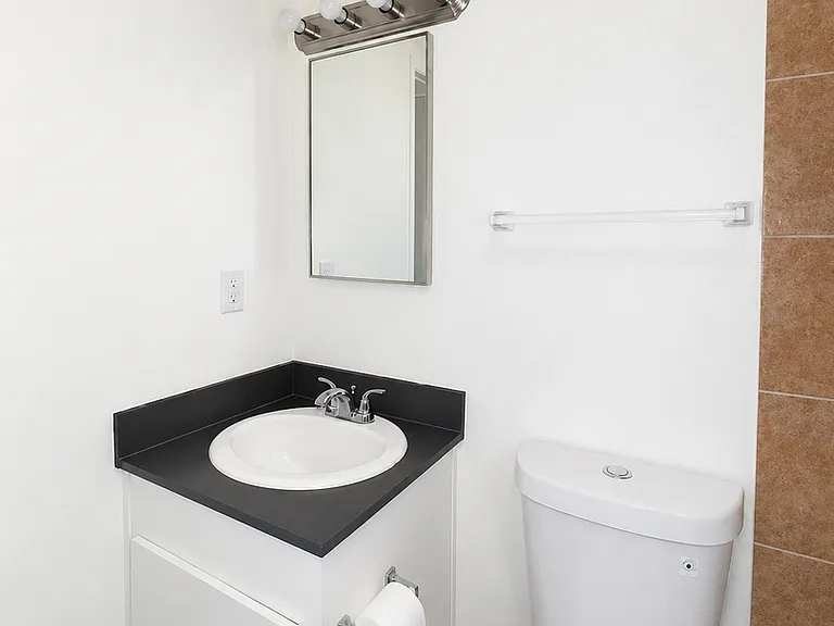 Vista Capri Apartments in Kearny Mesa — Photo 14