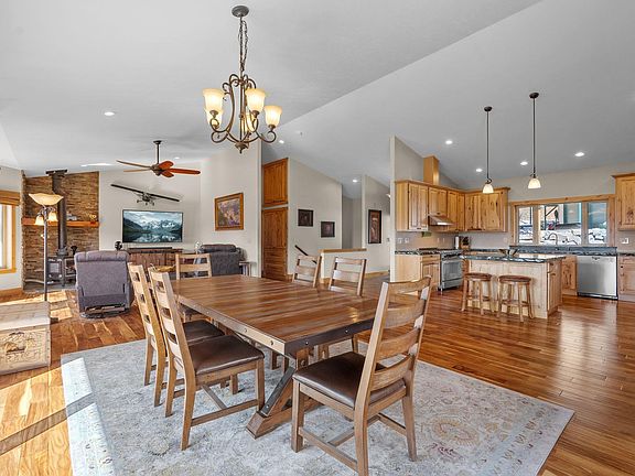 5th image of 422 Lightning Peak Rd