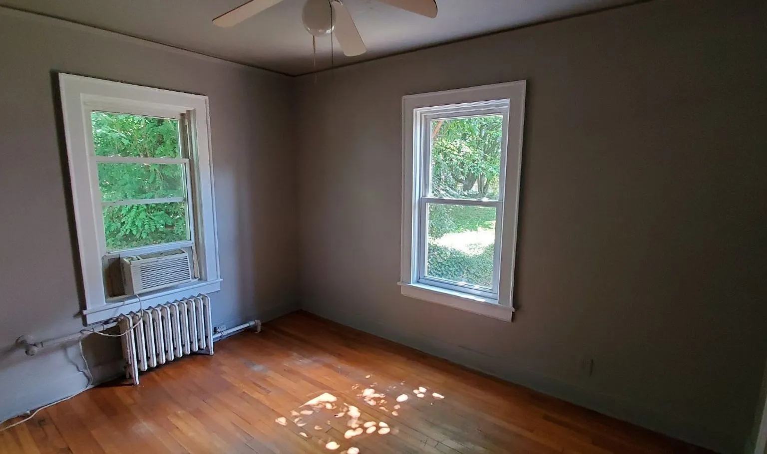 1 Bedroom 1 Bathroom Duplex! — Photo 4