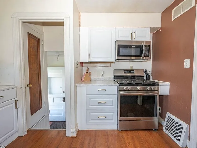 436 W Wood St — Photo 3