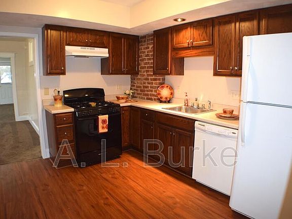 2nd image of 28 Carhart Ave APT 3R