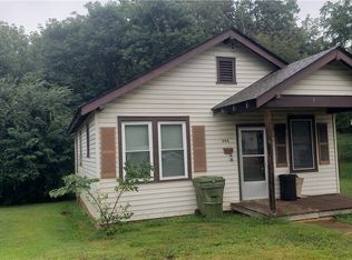 804 E 3rd St, Farmville, VA 23901