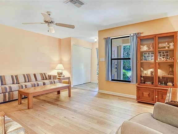 5th image of 6811 Bottlebrush Ln